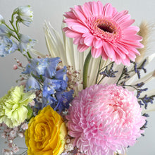 Load image into Gallery viewer, brighton flower delivery
