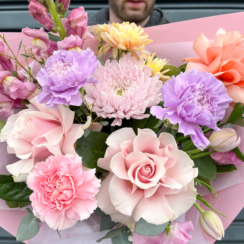 mix pastel carnation and roses flower bouquet